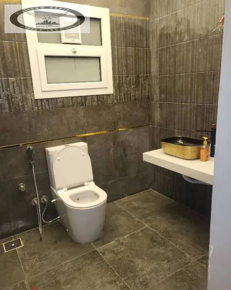 15 3b8cb45e-1851-4b43-8d56-4c88277a7a2e. jpg