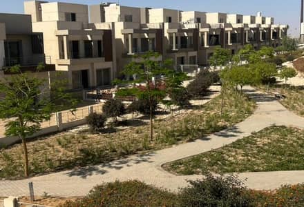 4 Bedroom Townhouse for Sale in New Cairo, Cairo - 1cee740d-b6ef-4f2c-a7bb-2c08b15bfa2d. jpg