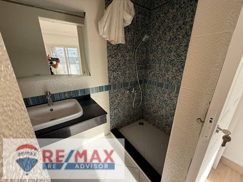 9 photo_6030860586348300582_w (1). jpg