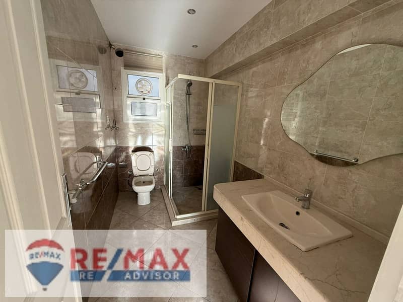 10 photo_6030860586348300593_w. jpg