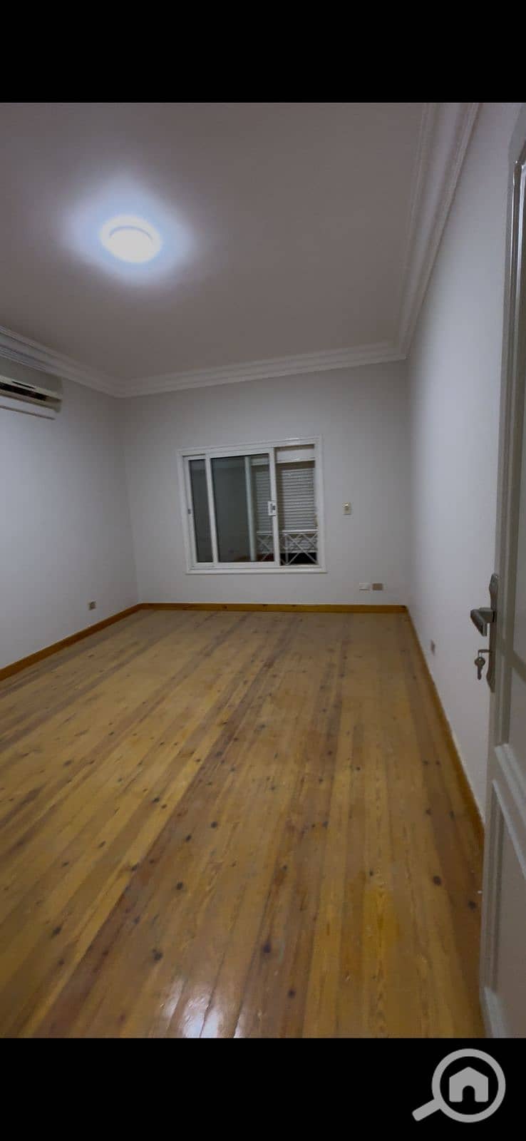 10 0bfc93d0-94b2-48db-a73f-e00df5e87e56. jpg