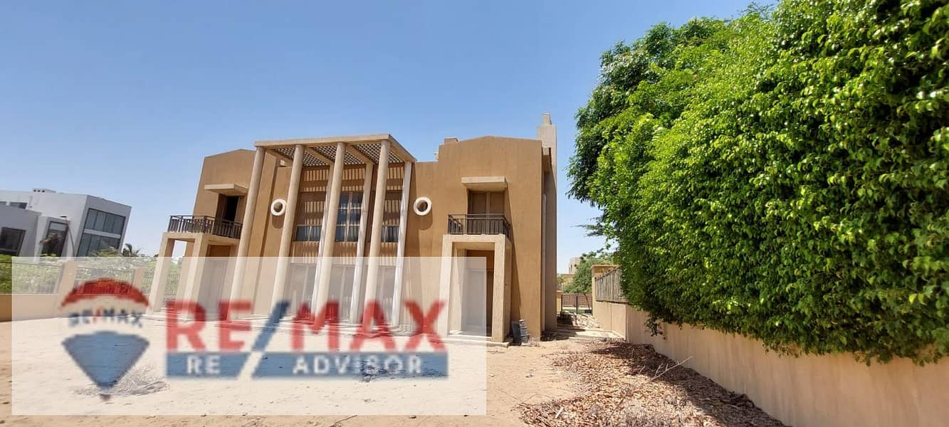 2 photo_5825416361960737842_w. jpg