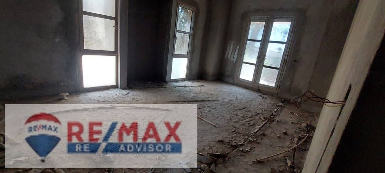 8 photo_5825416361960737837_w. jpg