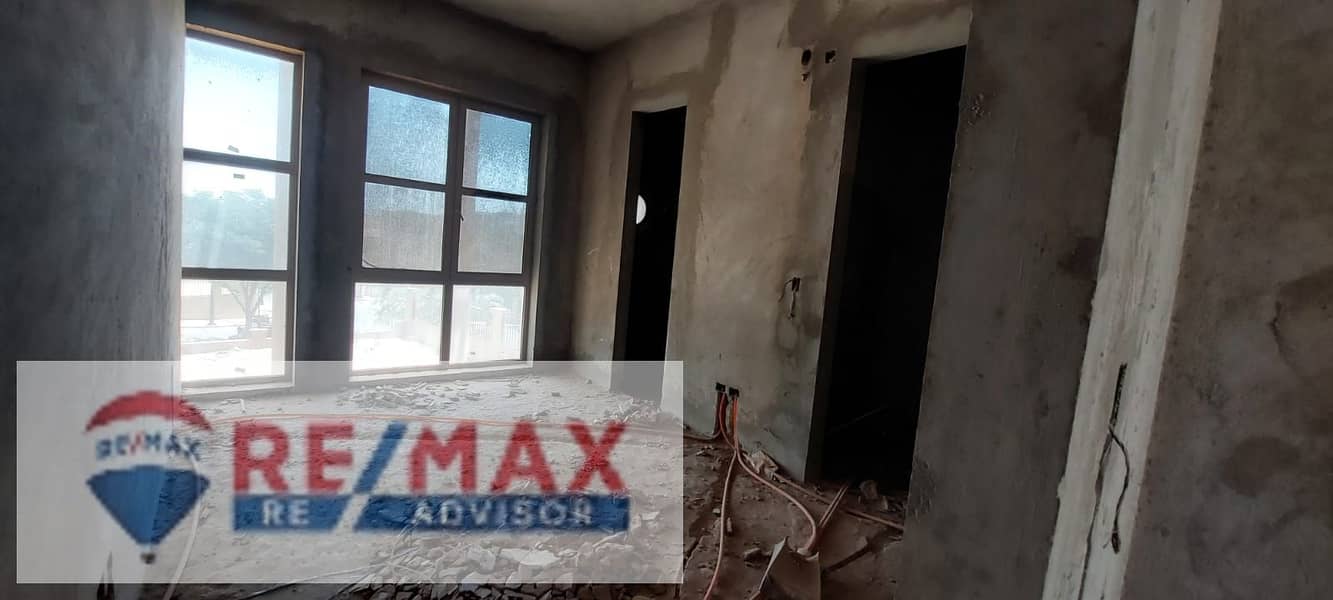 9 photo_5825416361960737843_w. jpg