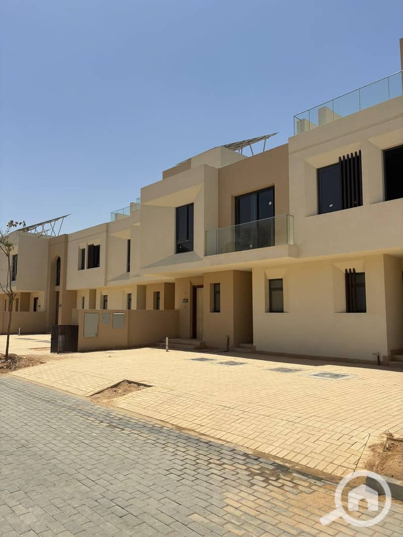 3 b6d0a54d-79ea-4b33-a756-cd6b3f6e58de. jpeg