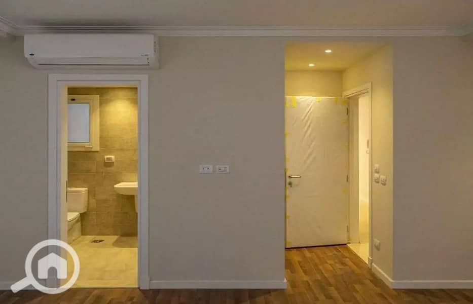 3 5728907-a8689o_1400x900. jpg