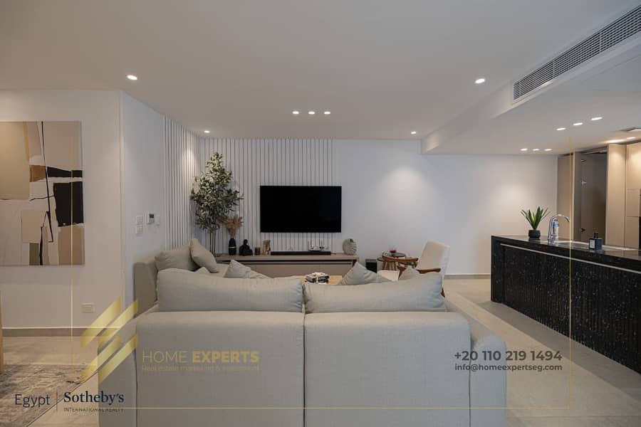 4 339e03c4-a1f4-4a79-b5c7-94a58b763190. jpg