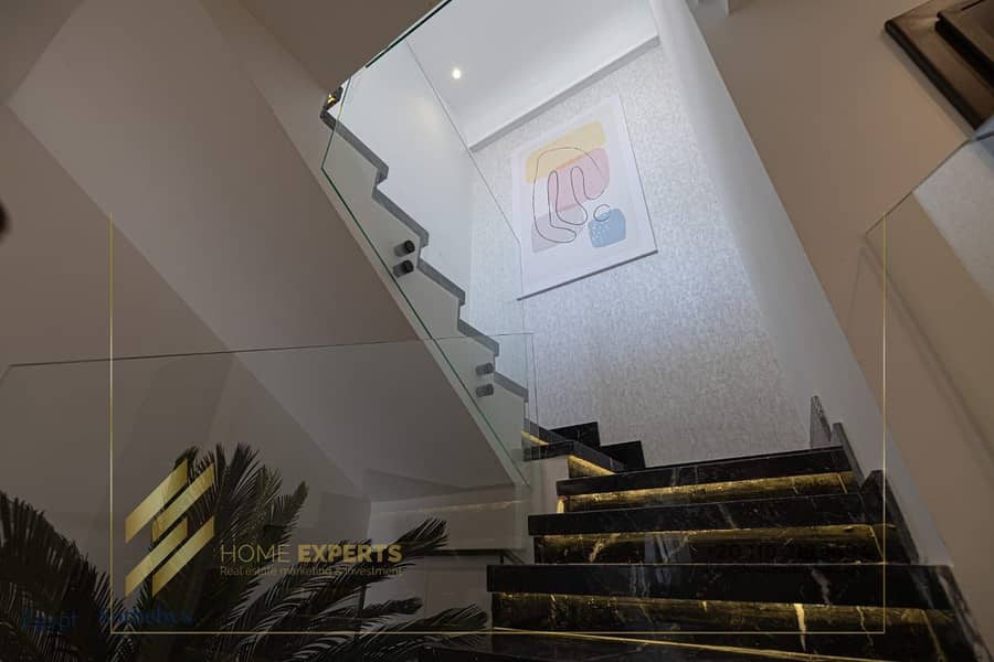 12 58477ee8-ad5a-4d21-8fb9-d417492a960e. jpg