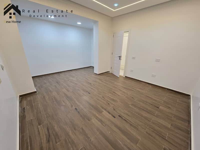 8 WhatsApp Image 2025-11-17 at 13.21. 37_7562d56c. jpg