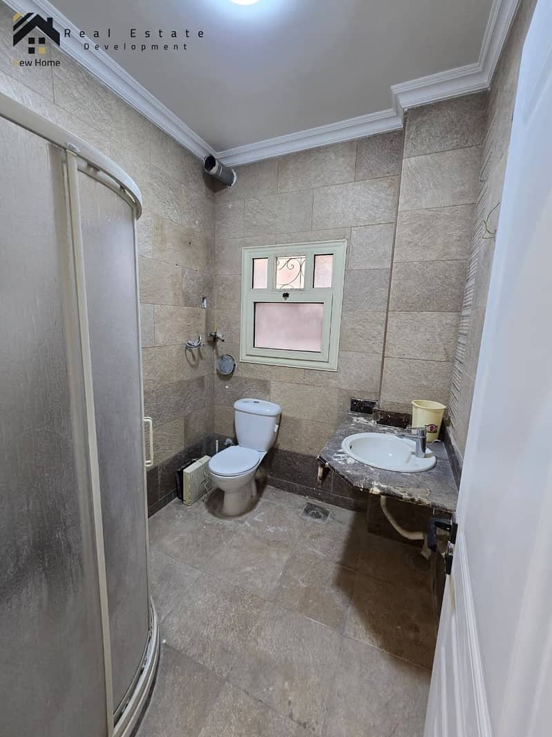 11 WhatsApp Image 2025-11-17 at 13.21. 38_4c74cbc0. jpg