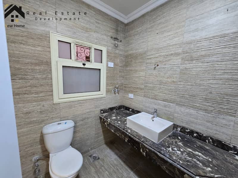 20 WhatsApp Image 2025-11-17 at 13.21. 40_86e48878. jpg