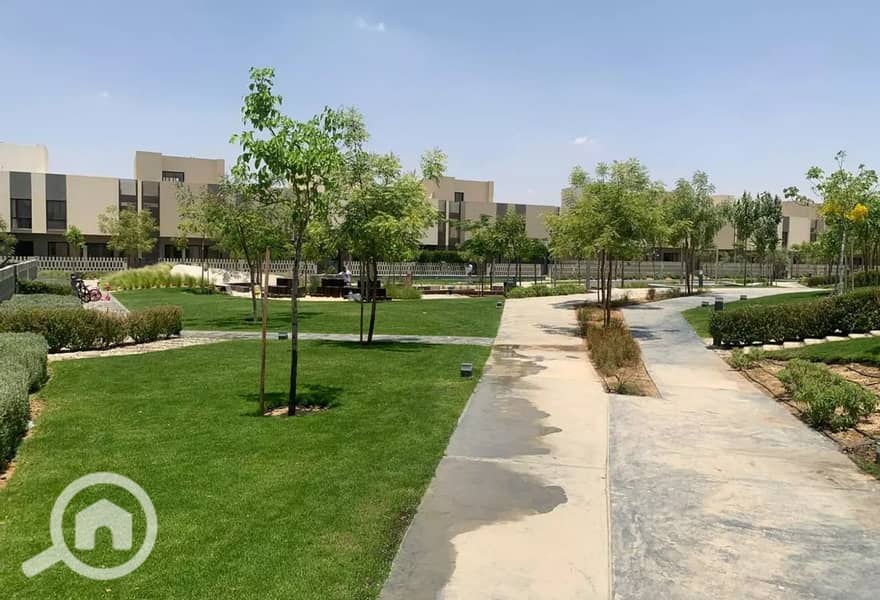 7 84b959cf-fd55-407b-b34c-31dc8131f8a4. jpg