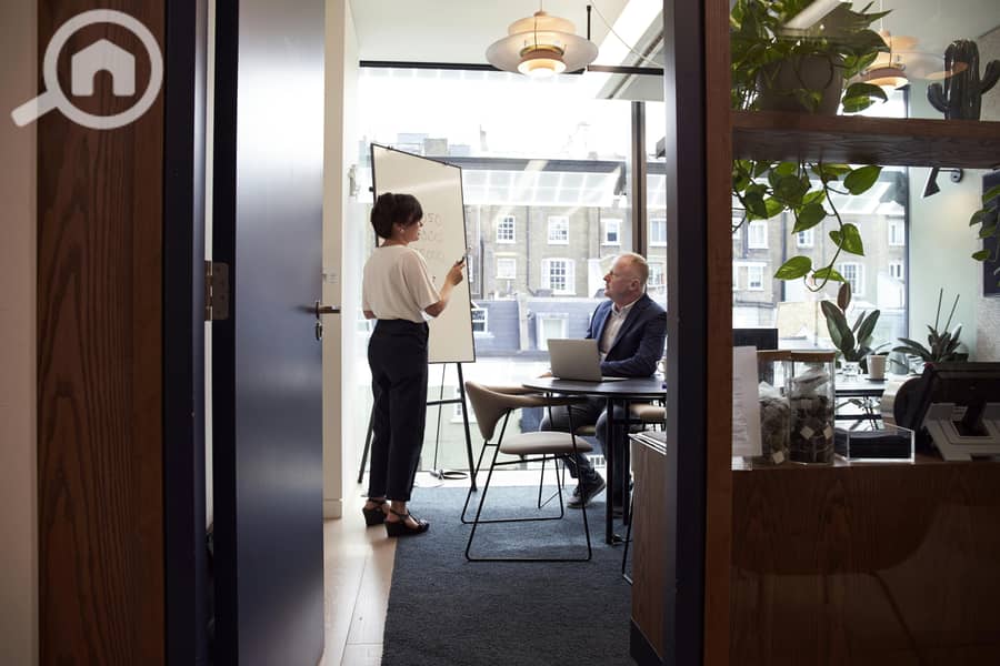 4 pexels-thecoachspace-2977547. jpg