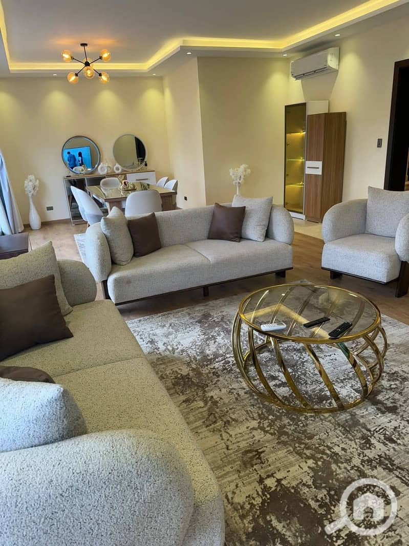 6 558115521_723712917355698_6429672700176441402_n. jpg