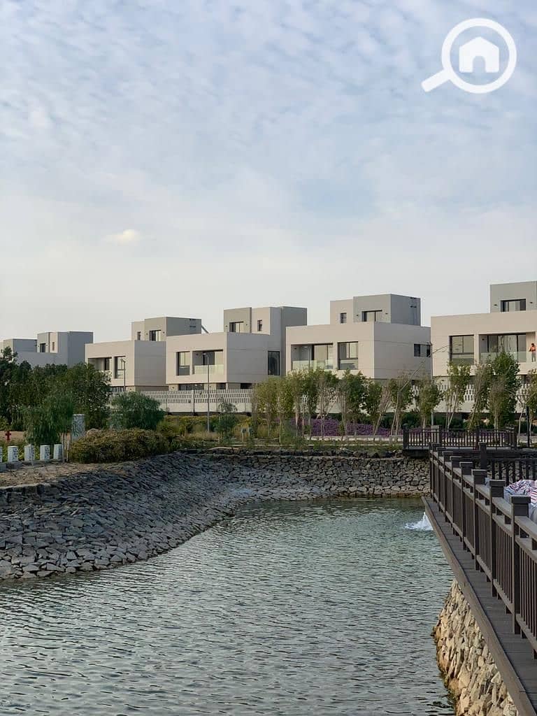 10 bb8f78d3-7c35-49b9-a2a0-0ff336f85dc0. jpg