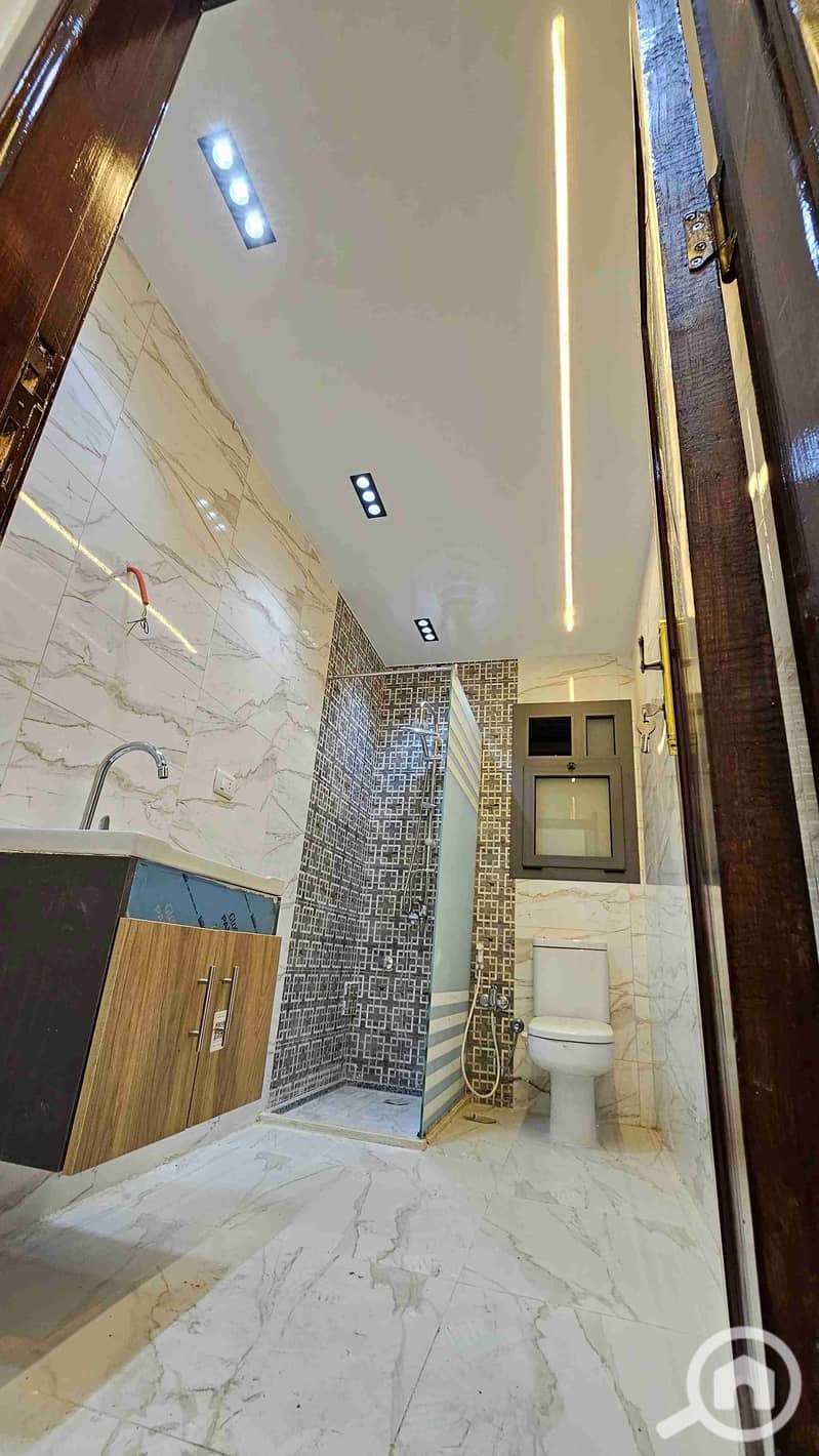 8 20251117_192400. jpg