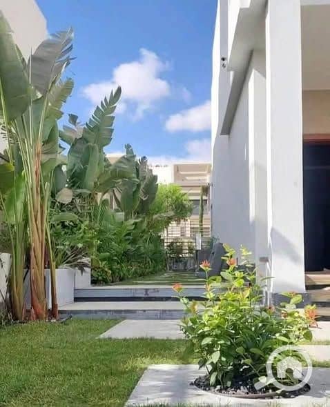 6 581956902_849639737716181_4461098064027686610_n. jpg