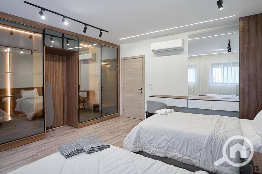 9 526577818_2870235643186163_4101351851900325930_n. jpg