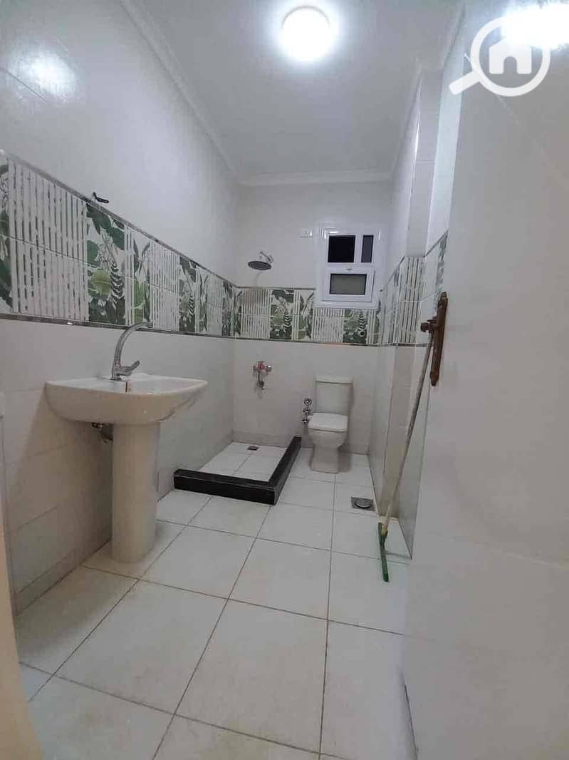 4 030d4594-aa44-4051-bfbb-a5b2b1571808. jpg