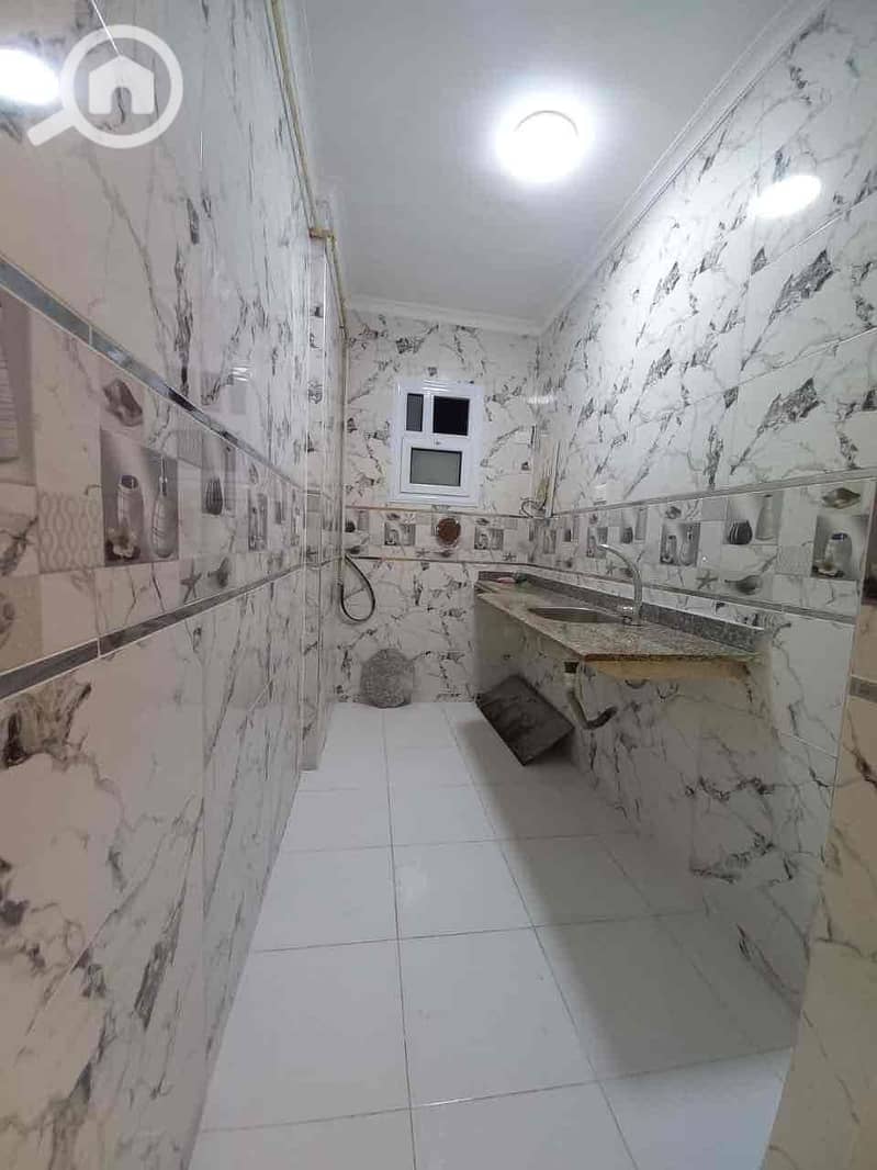 5 18351b10-30f8-4bc8-b8a0-c0be7a079e34. jpg