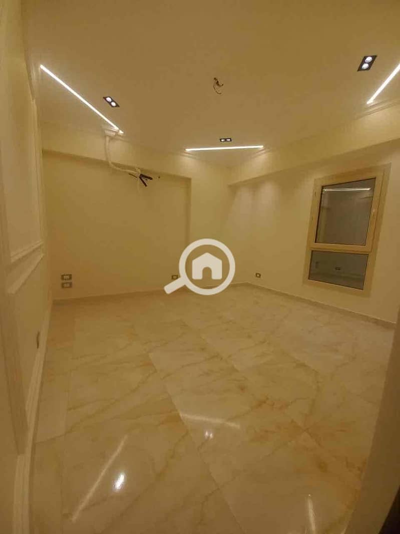 2 aa8792bc-ec40-45a1-a77b-9ff356b4a321. jpg