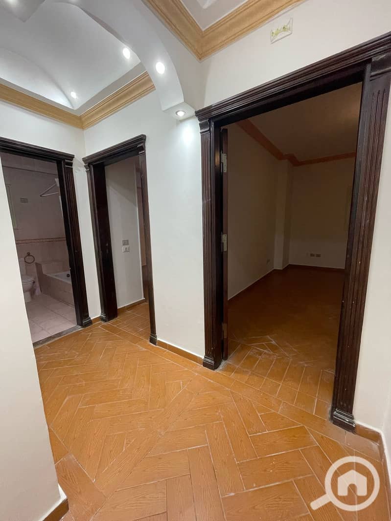 4 633198da-66e4-42b9-a31f-ce7f92aa6793. jpeg