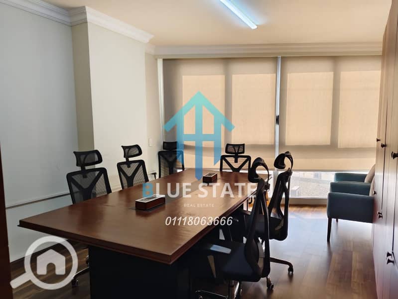 5 01118063666 (42). png