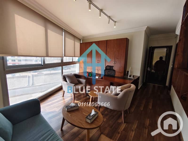 6 01118063666 (41). png