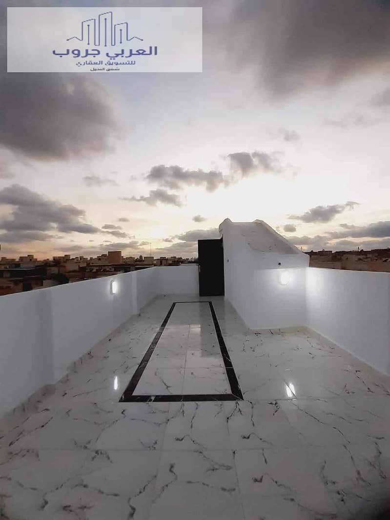 4 d6b3faeb-c4cb-40b3-90eb-b1baf7da6478. jpg