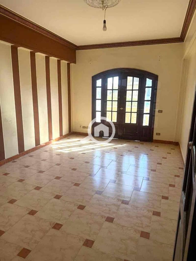 2 63b85513-77cc-46cc-9362-5e42554b7562. jpg