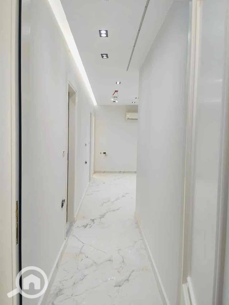 9 77e4f482-8955-4884-a965-92a94e5b5926. jpg