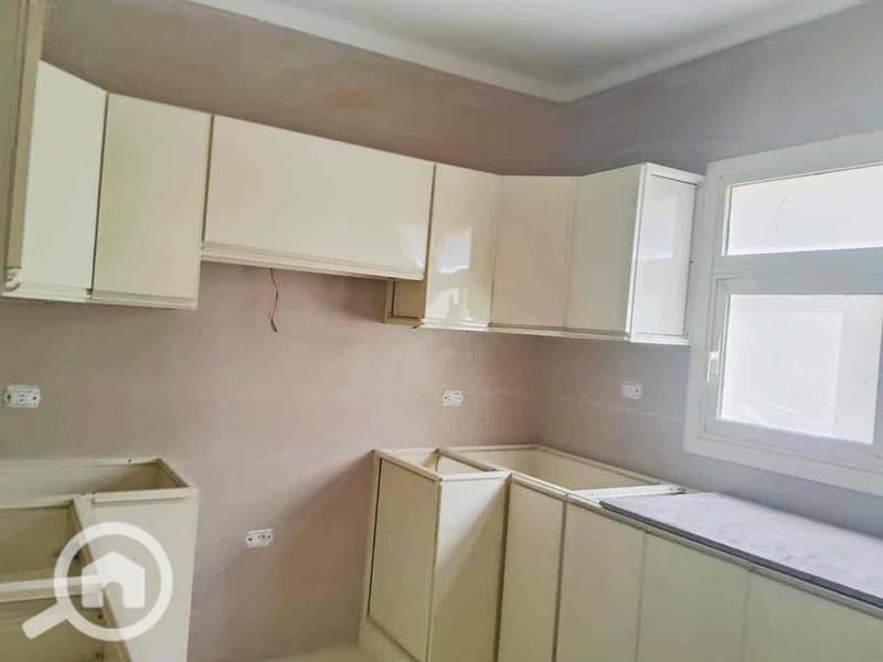 24 b5bbe70b-be36-4528-b4e2-0cc03647a00e. jpg