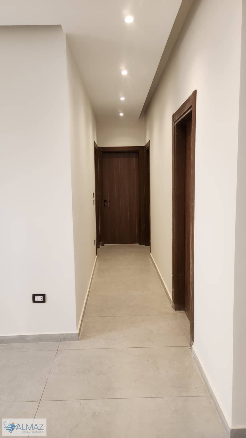 5 WhatsApp Image 2025-09-27 at 11.41. 32 AM. jpeg