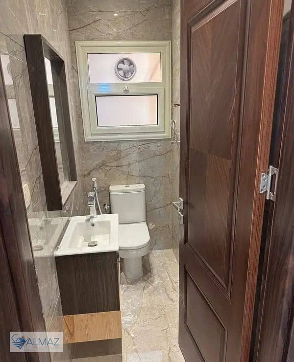 9 WhatsApp Image 2025-10-28 at 11.20. 20 AM (1). jpeg