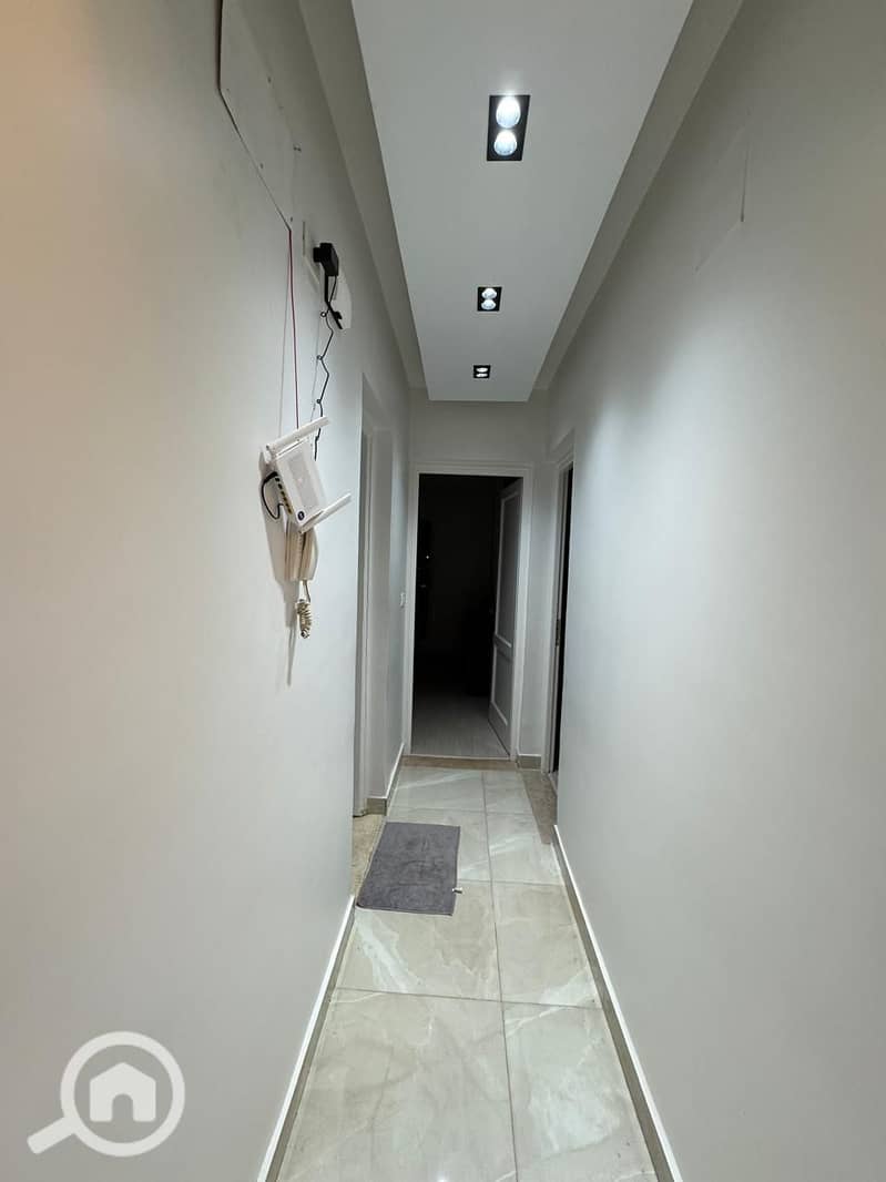 4 62a47a2d-d39d-4543-bab6-3b1d49e7b67a. jpg