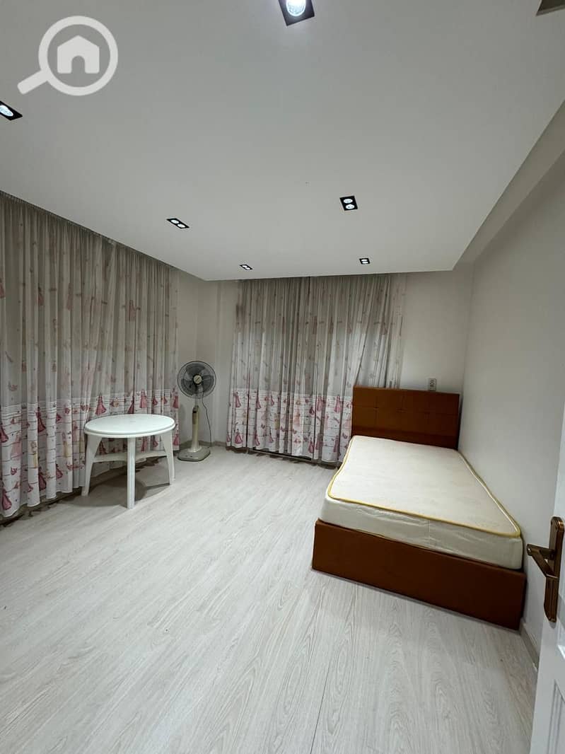 8 2279936f-8c16-4baa-b27e-4ce0b2cc53e5. jpg