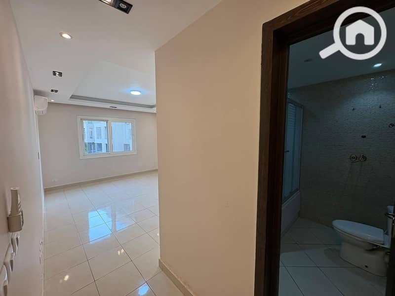 9 WhatsApp Image 2025-10-25 at 10.49. 55 PM. jpeg