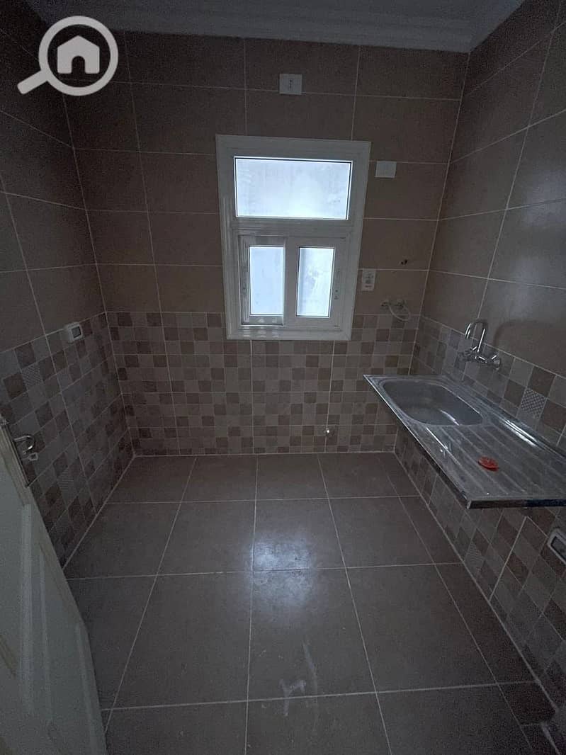 3 c57522e3-9372-4721-ba7d-2471534a1aee. jpg