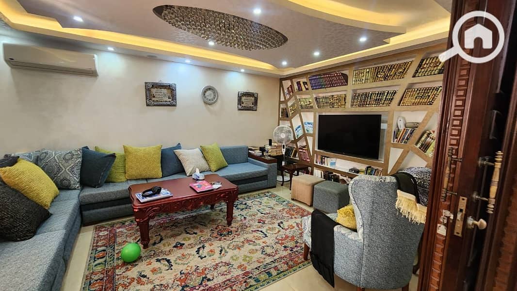 4 2214840e-f7e9-4400-b7ee-62a8b5c0fc32. jpeg