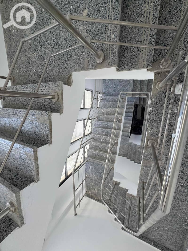 5 231746d0-4c8a-4957-a1cb-32c0a026a232. jpg