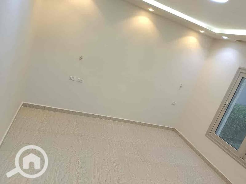 6 7457fa44-40be-42d2-bea3-90e2b7f316d7. jpg