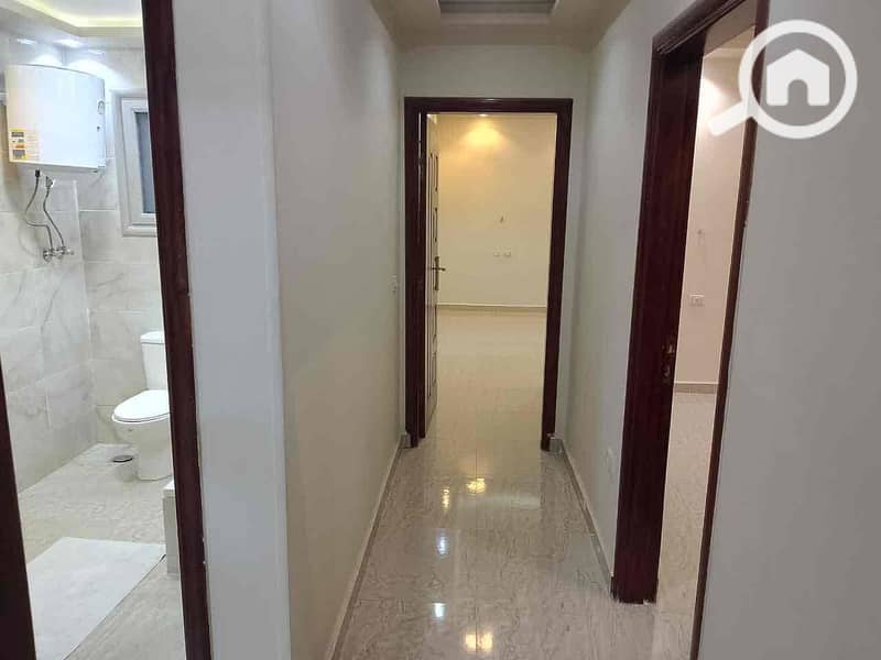 9 8f5d7477-c53d-4986-9374-ffcec3c23e06. jpg