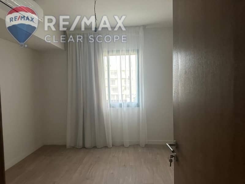 3 295eda80-4e0f-4f3a-adee-230a245a64b2. jpg