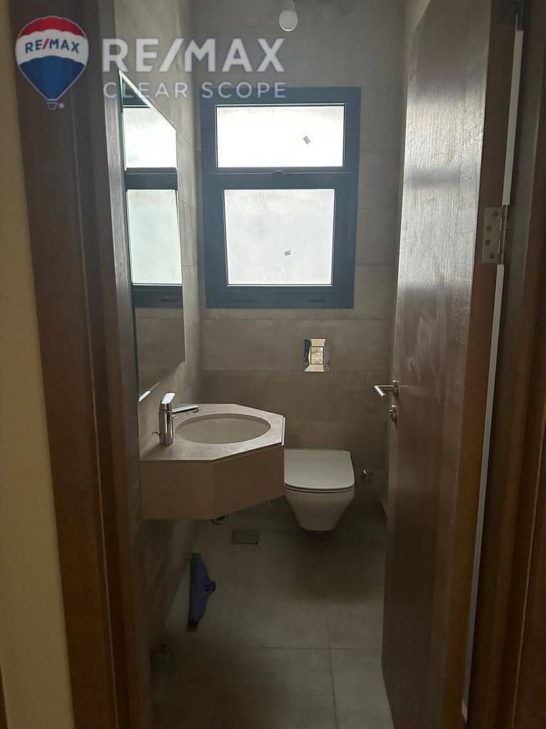 4 2d3a5a23-428d-40ee-9ef9-fb4e381f39ee. jpg