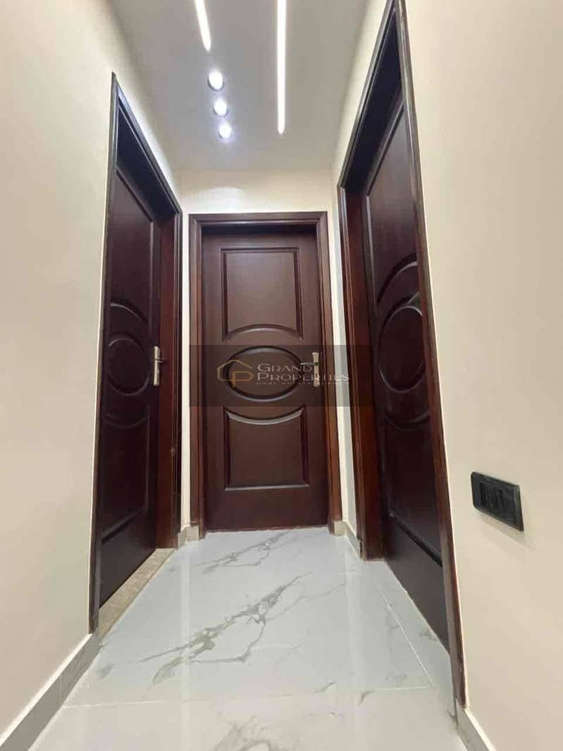 13 d5ee4859-2eb9-4af8-be13-fa45a66ce303. jpg