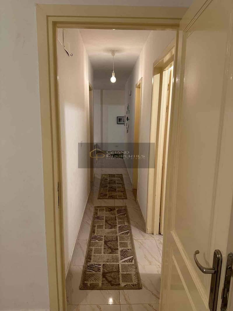 8 bac5e938-cc6f-49d1-9b07-3e03c9035f0f. jpg