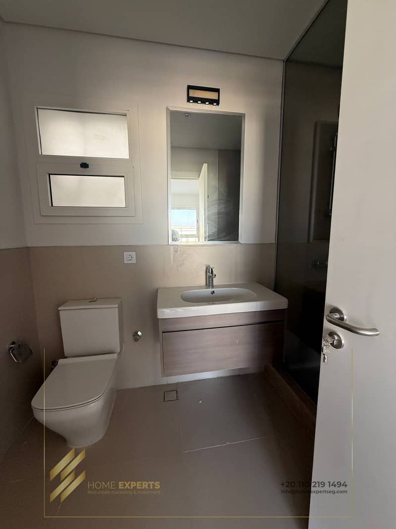 5 55f6ee7e-5df4-4b1f-96ed-6a398d8fa80e. jpg