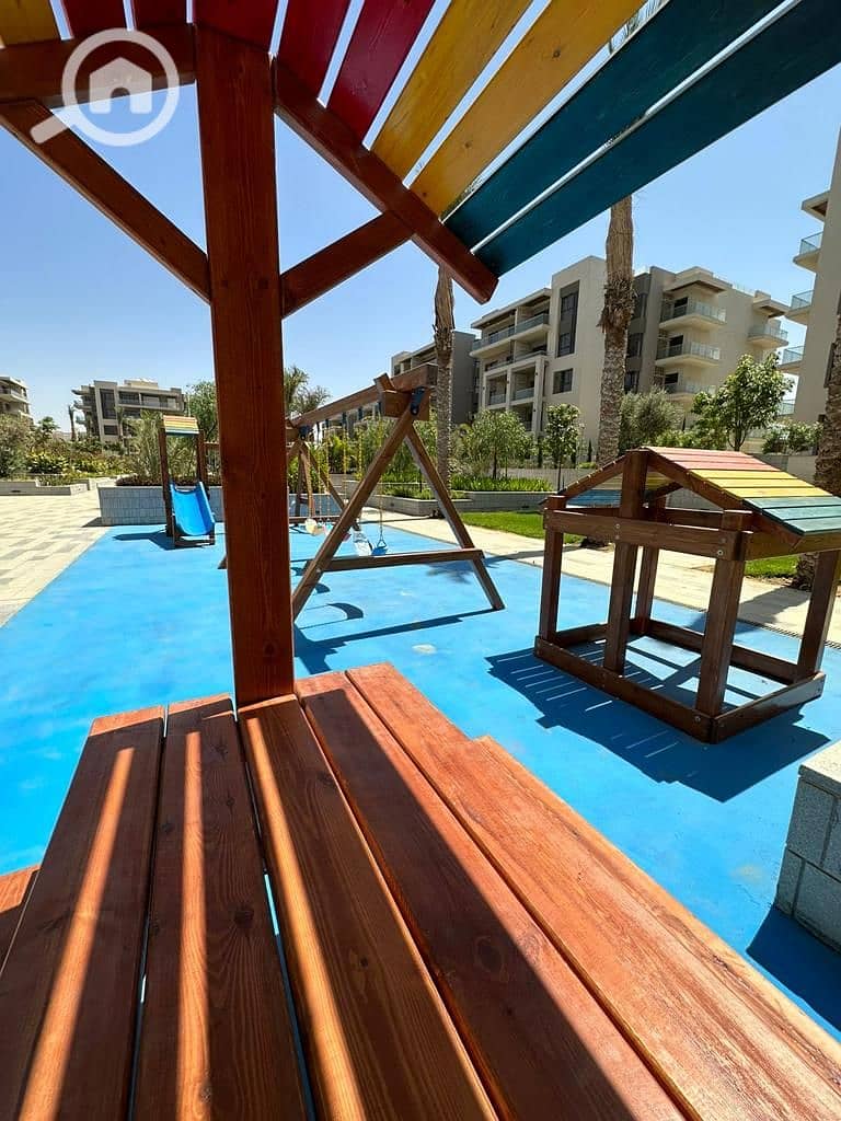 10 c5b1ea58-d8f0-4160-8abc-5c685d81bec3. jpg