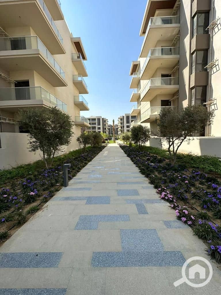 11 d27bee3a-be9a-4345-a477-0c5c80c83d8b. jpg