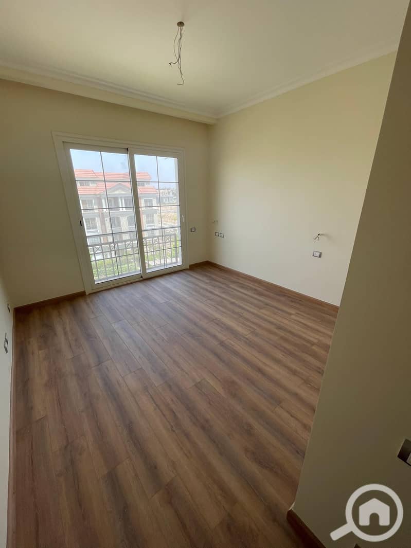 4 dda3eb82-f9ba-4bad-9dba-dbe993d77ef5. jpeg